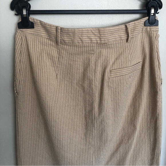 Midi skirt with stripes and front slit. - Picture 10 of 12